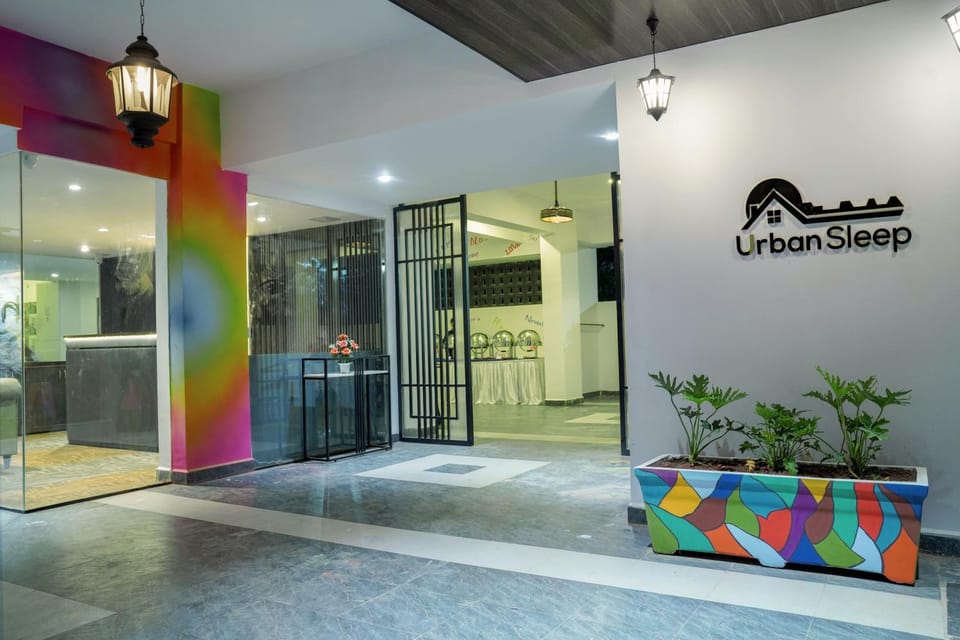 Property building, Restaurant/places to eat, Breakfast