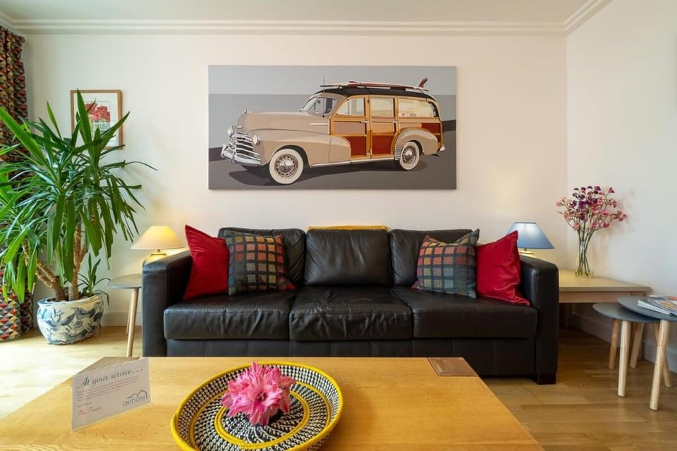 Living room, Decorative detail, Seating area