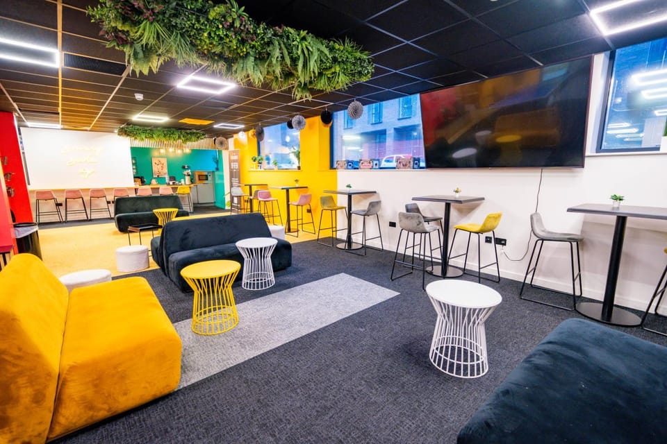 Communal lounge/ TV room