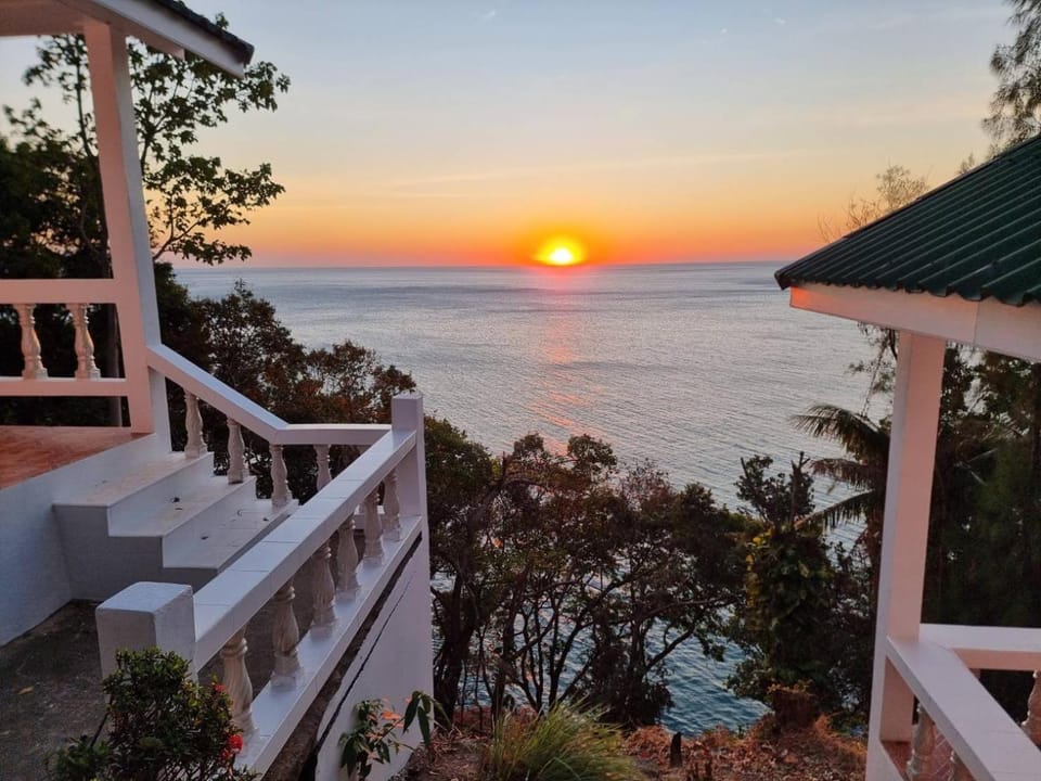 View (from property/room), Balcony/Terrace, Sea view, Sunset