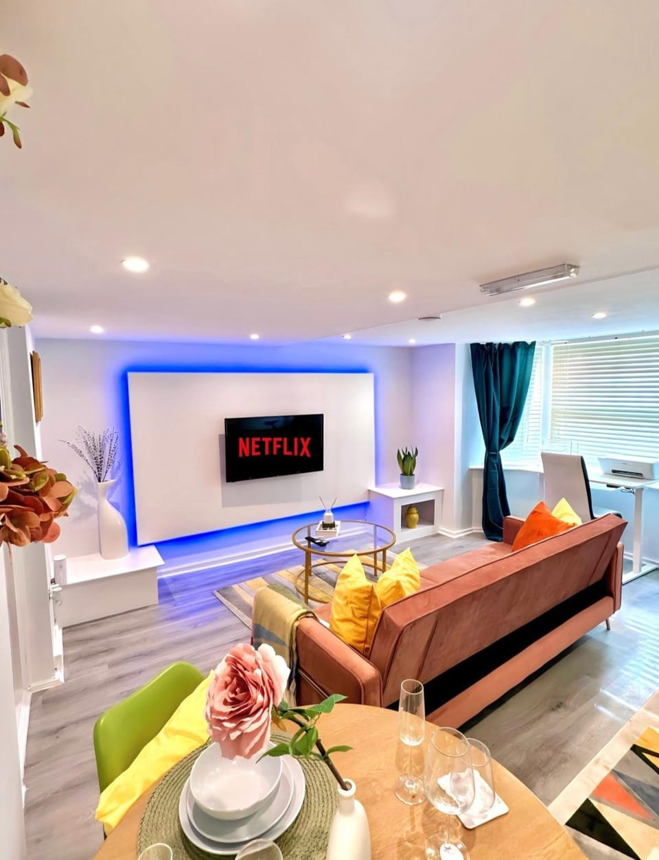 Communal lounge/ TV room, TV and multimedia, Seating area