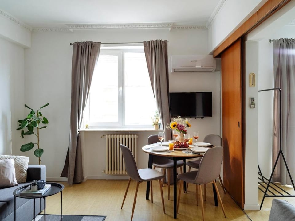 Sia - Old Town I Free street parking I Self check-in Apartment in Bucharest