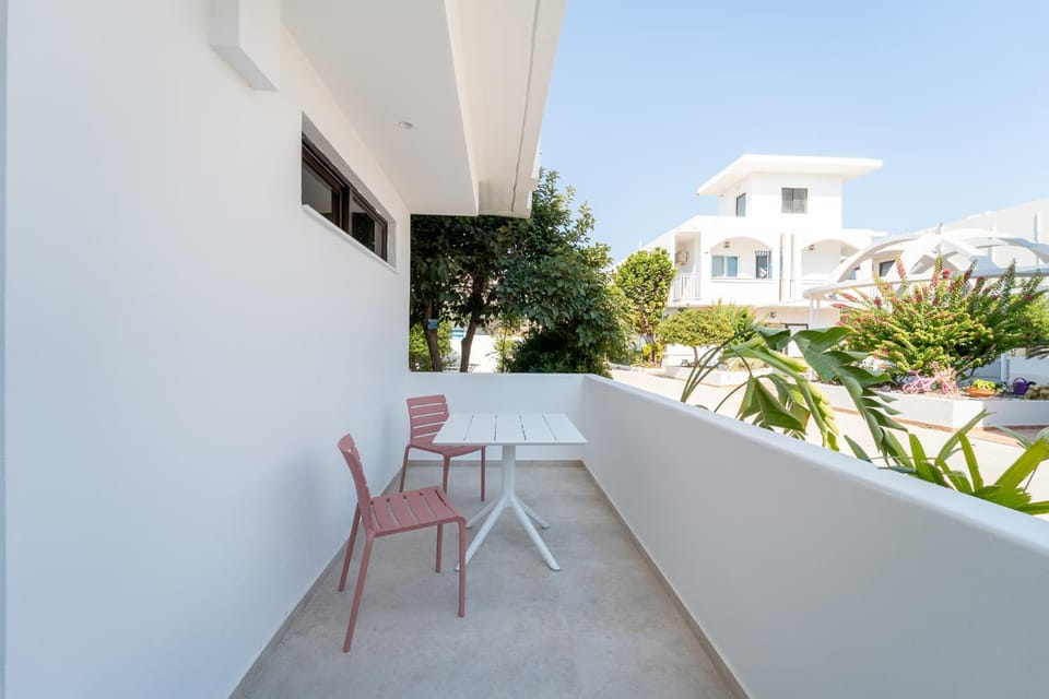 Property building, Balcony/Terrace