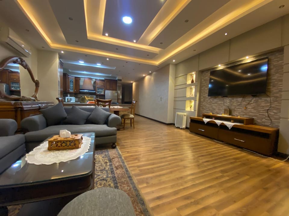 Communal lounge/ TV room, TV and multimedia, Living room, Dining area
