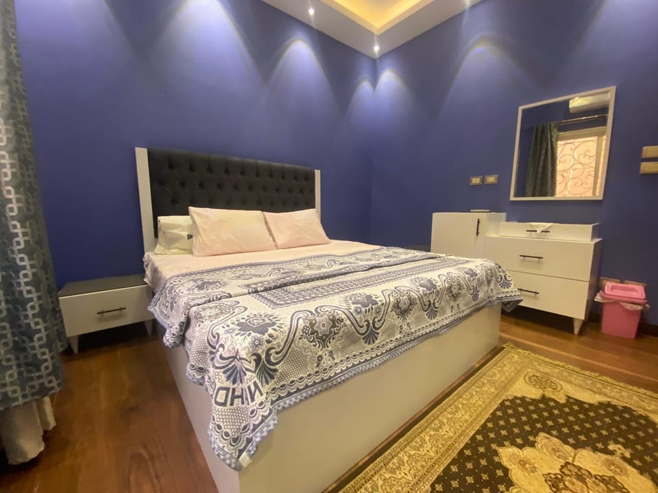 Bed, Photo of the whole room, Bedroom, air conditioner