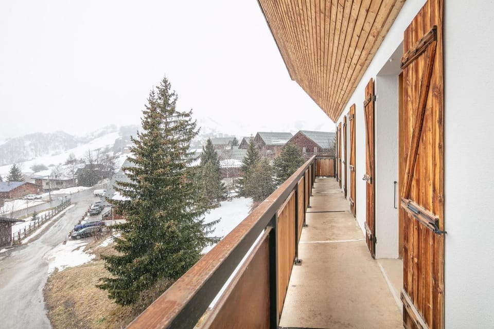Day, Natural landscape, Balcony/Terrace