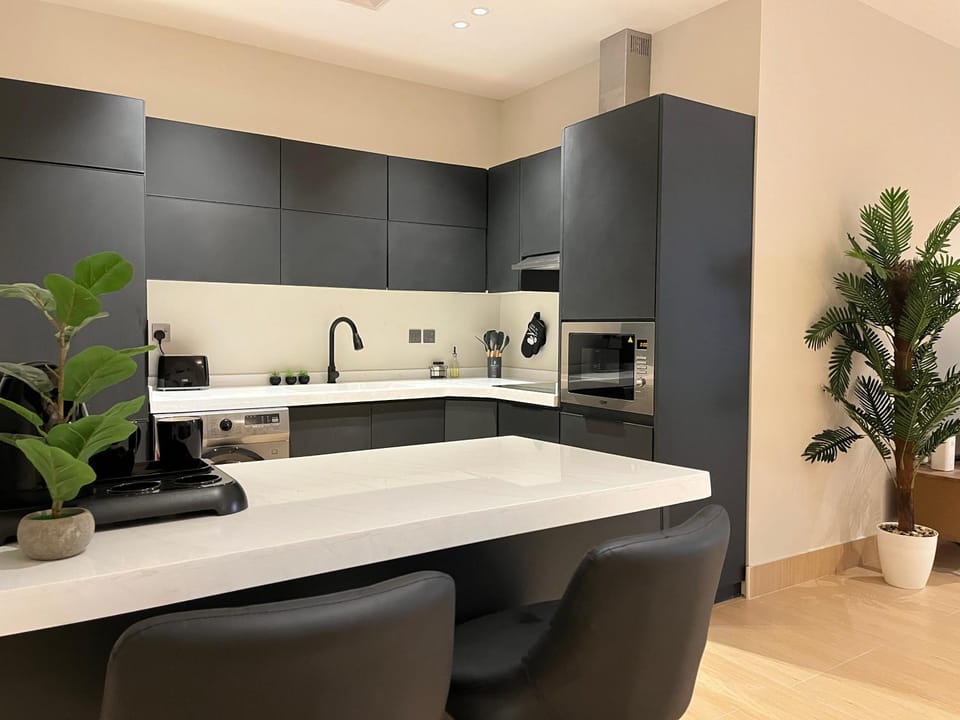 Coffee/tea facilities, Kitchen or kitchenette, stove, toaster