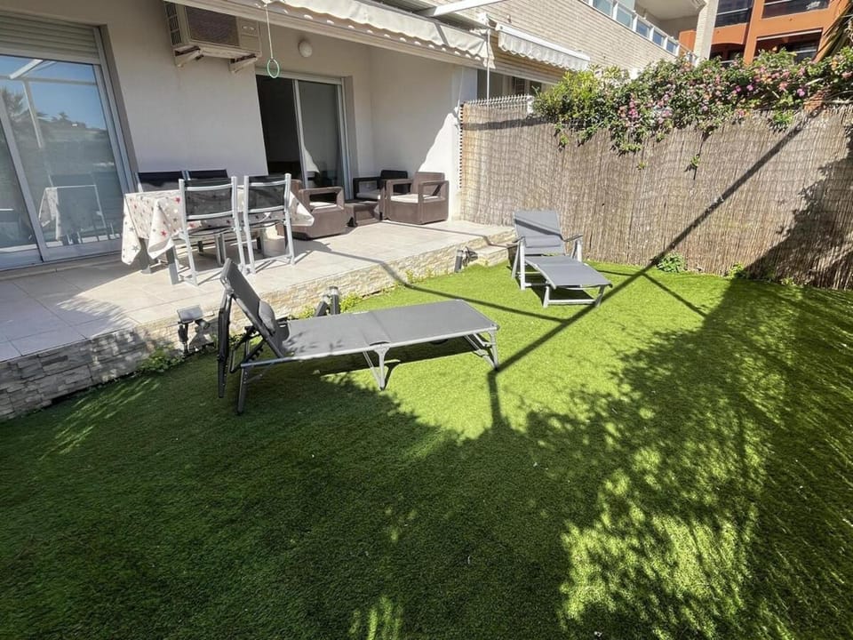 Patio, Garden, Seating area, sunbed