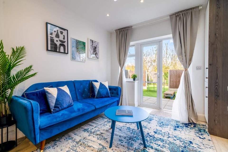Living room, Seating area, Garden view