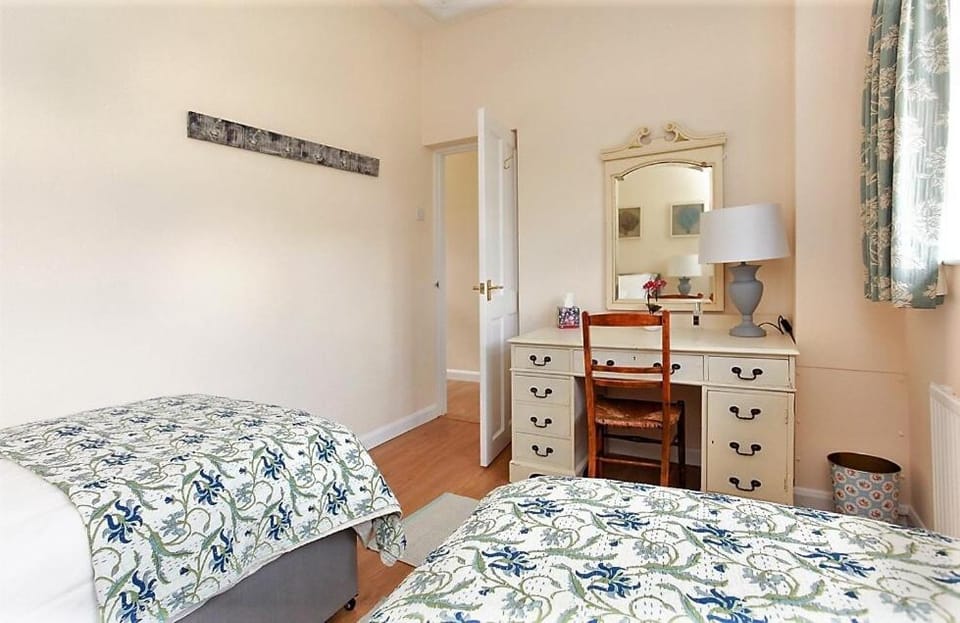 Family home-from-home cottage on working estate House in Cherwell District
