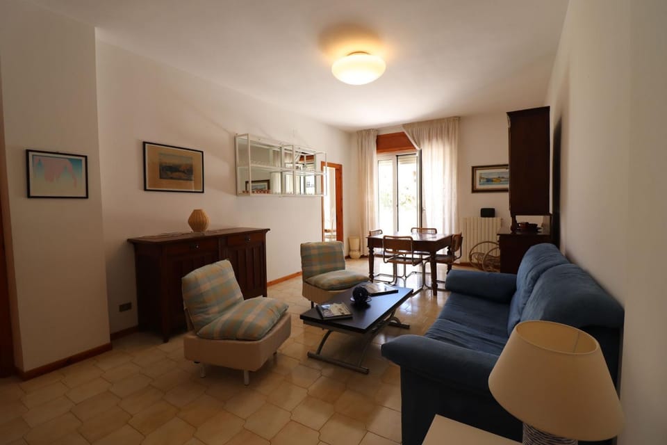 Living room, Decorative detail