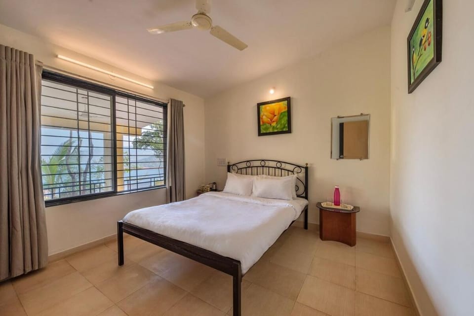 CosmicStays Countryside Panorama-Lakeview Bungalow Villa in Maharashtra