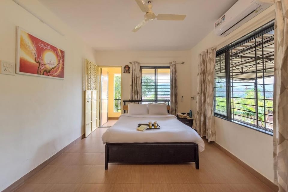 CosmicStays Countryside Panorama-Lakeview Bungalow Villa in Maharashtra