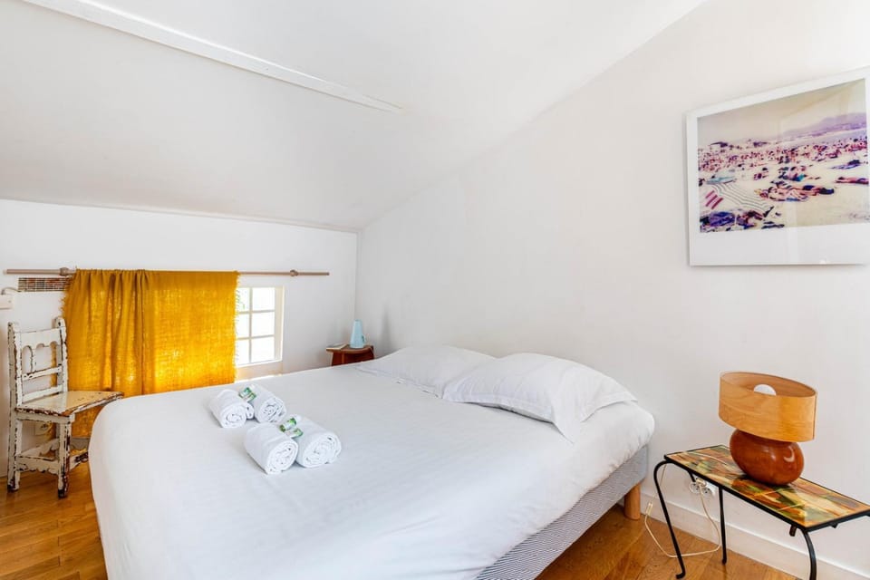 GuestReady - Spacious retreat near Buttes-Chaumont Apartment in Paris