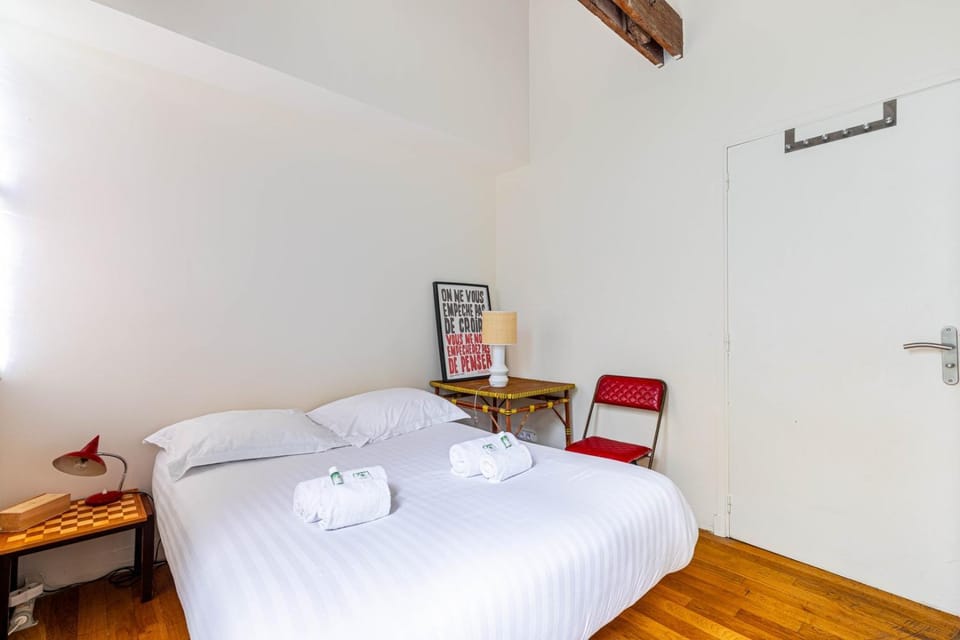 GuestReady - Spacious retreat near Buttes-Chaumont Apartment in Paris