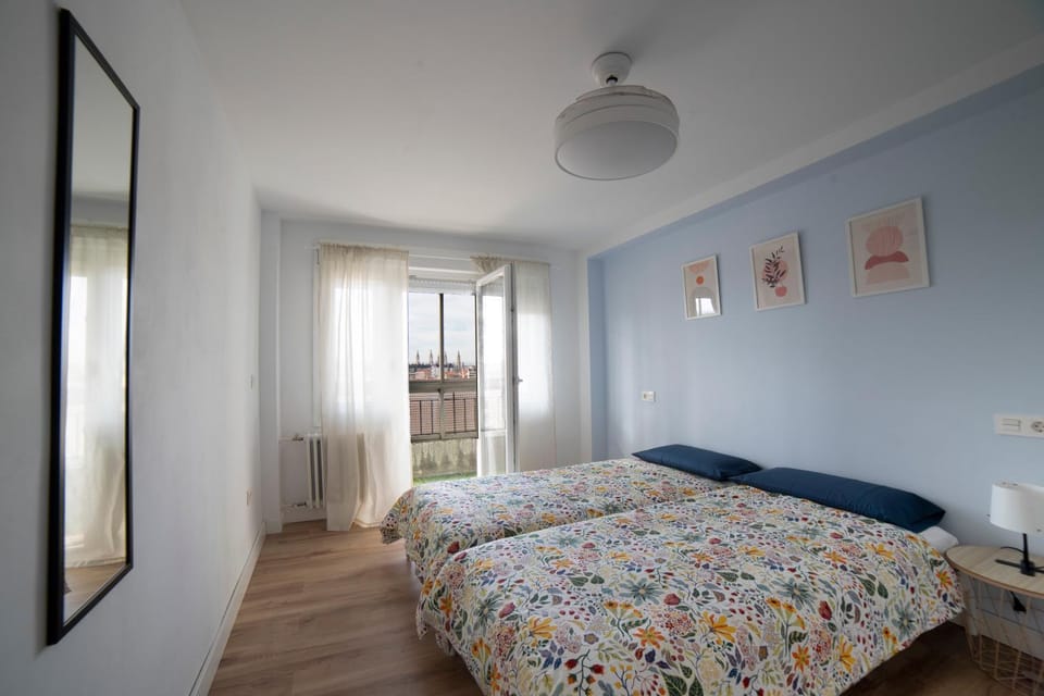 Bed, Balcony/Terrace, Photo of the whole room, Bedroom