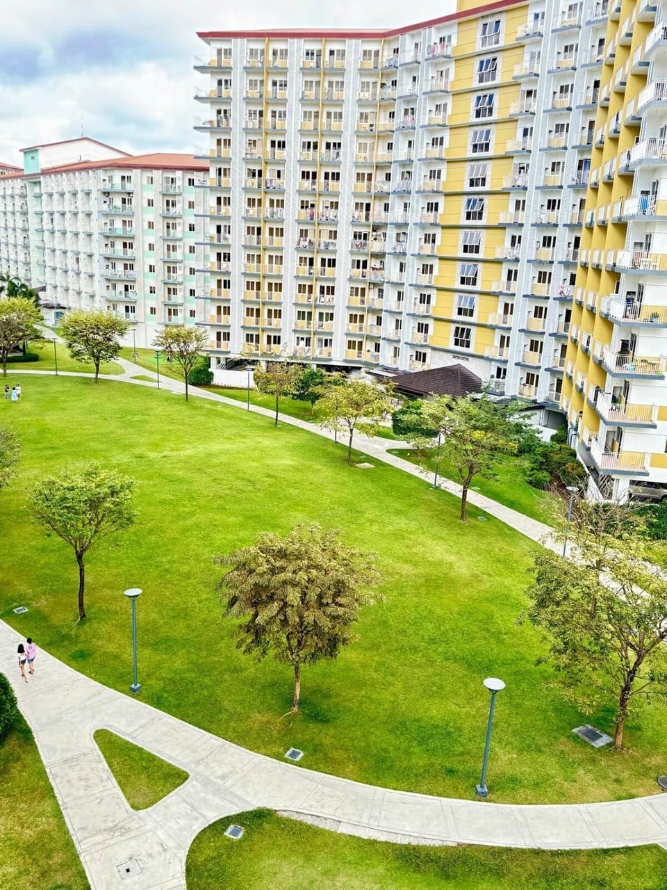 2BR Condo Staycation NearAirport Apartment in Las Pinas