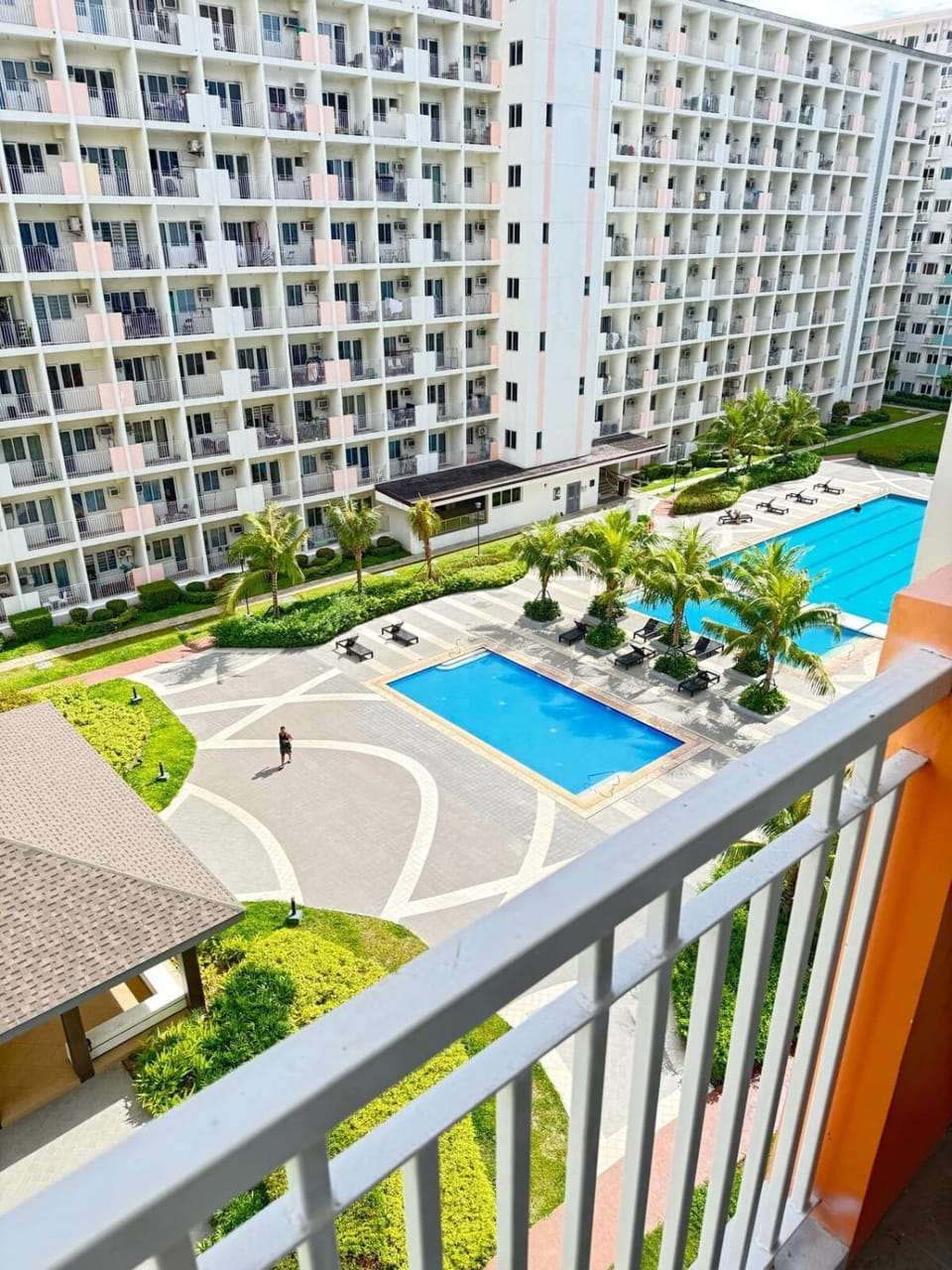 2BR Condo Staycation NearAirport Apartment in Las Pinas
