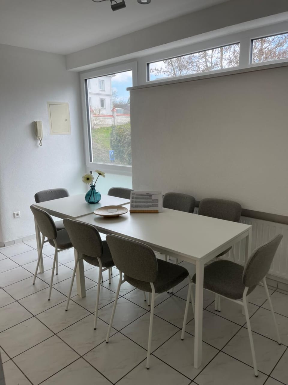 Seating area, Dining area