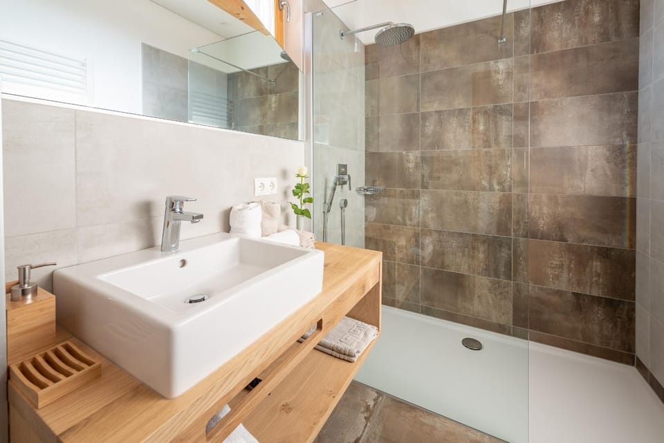 Bathroom, Living room