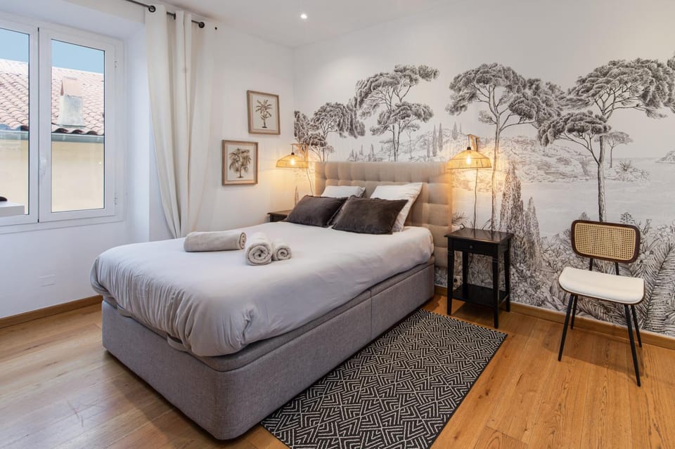 Bed, Photo of the whole room, Bedroom