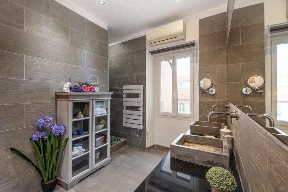 Shower, Bathroom
