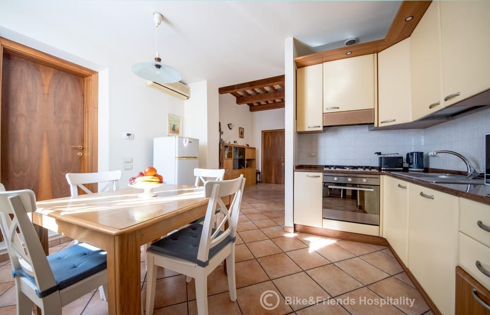 Communal lounge/ TV room, Kitchen or kitchenette