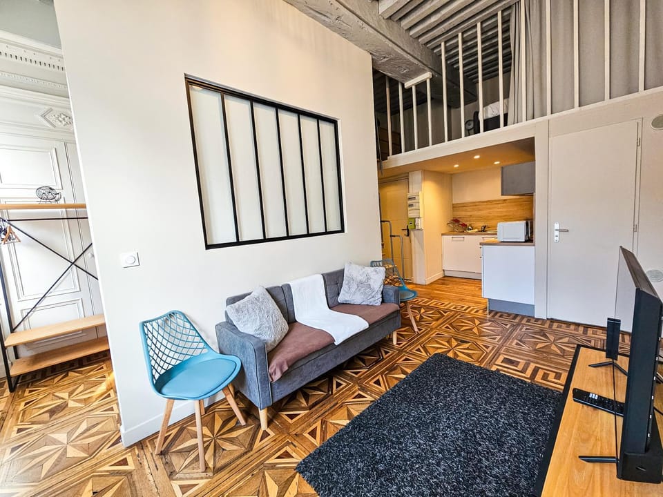 Le Haussman 4 places - Louis Pradel - Netflix Apartment in Lyon