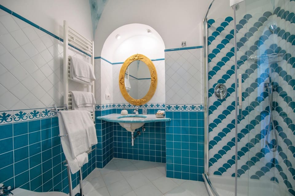 Bathroom, Living room