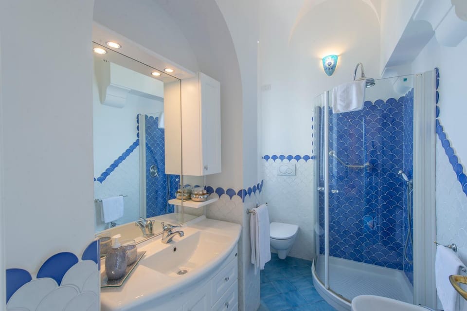 Bathroom, Living room