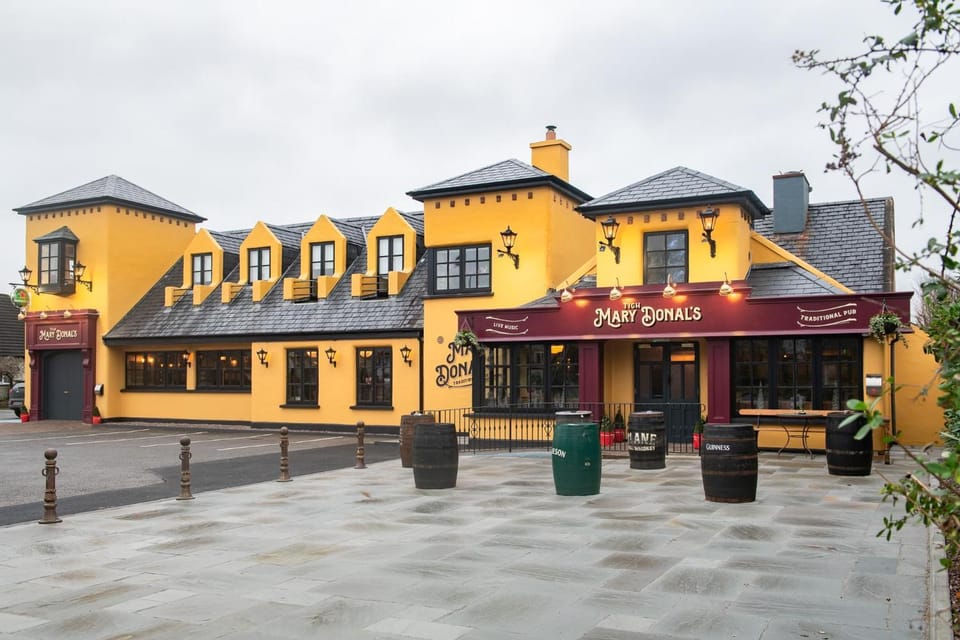 Tigh Mary Donals Bar & Rooms at Whitegates Hotel in County Kerry