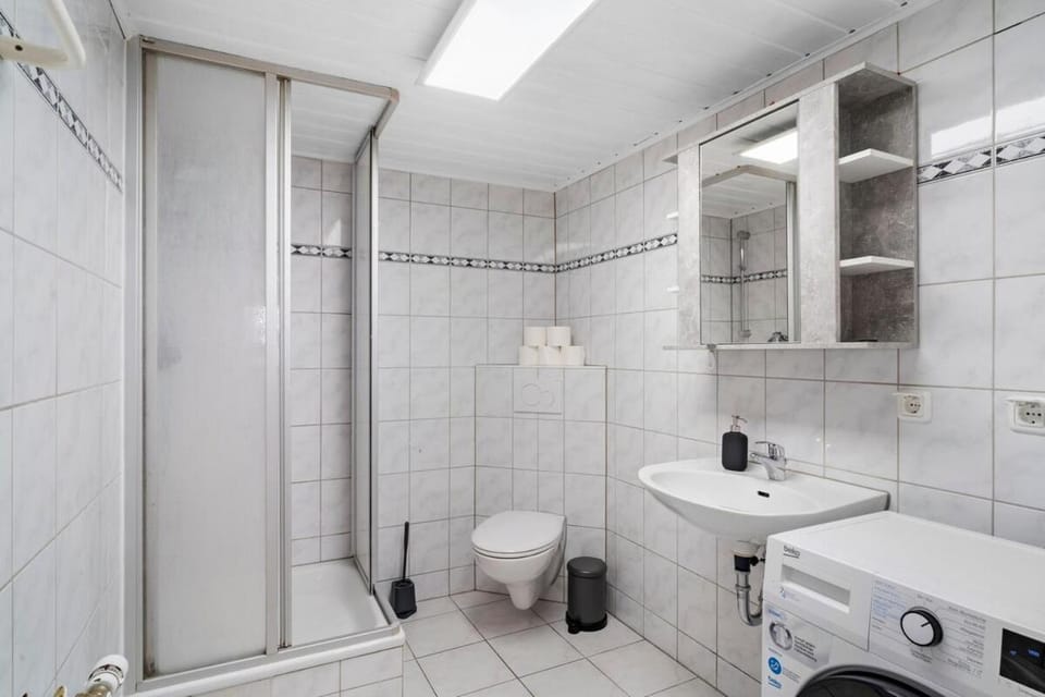 Shower, Toilet, Bathroom, washing machine, dryer