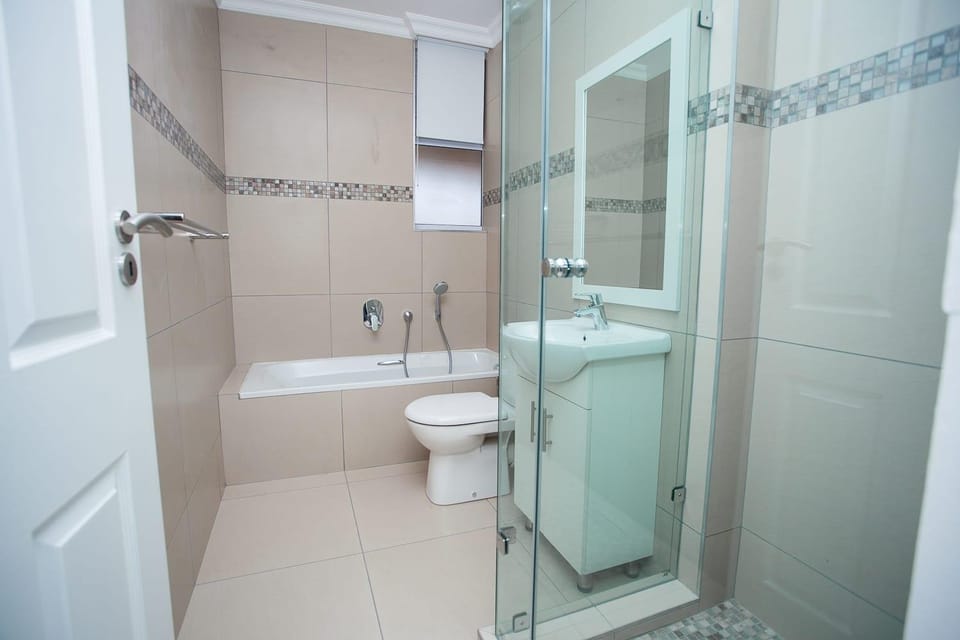 Toilet, Bathroom, towels