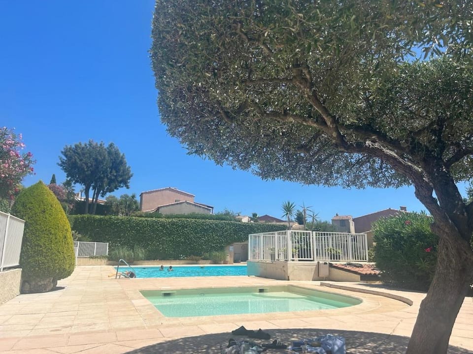 Pool view, Swimming pool, Swimming pool, young children