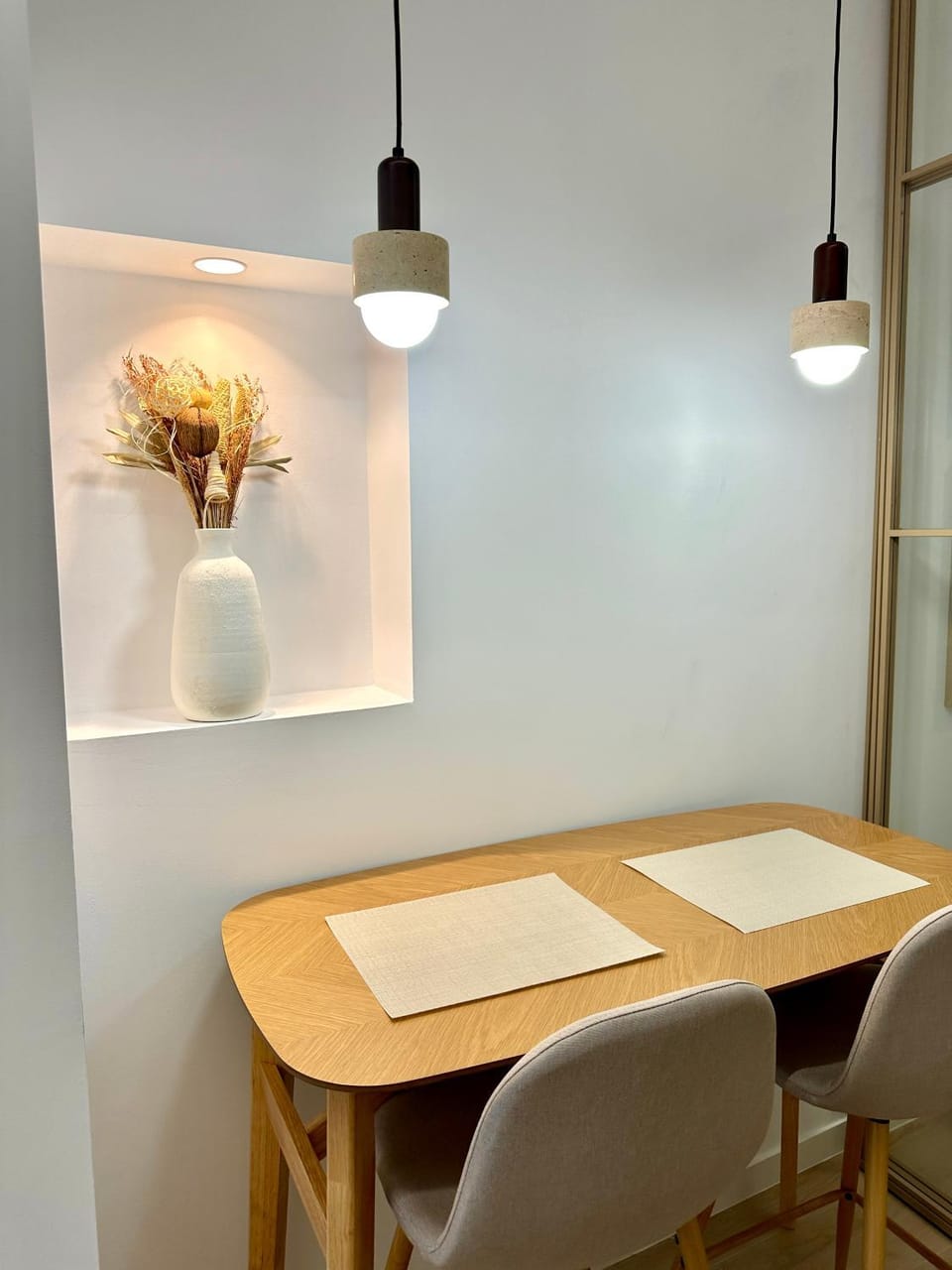 Decorative detail, Dining area