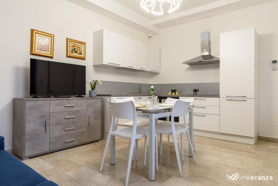 Kitchen or kitchenette, Living room, Dining area