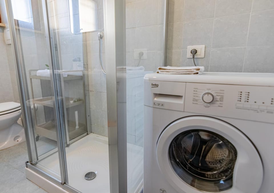 Shower, Bathroom, washing machine