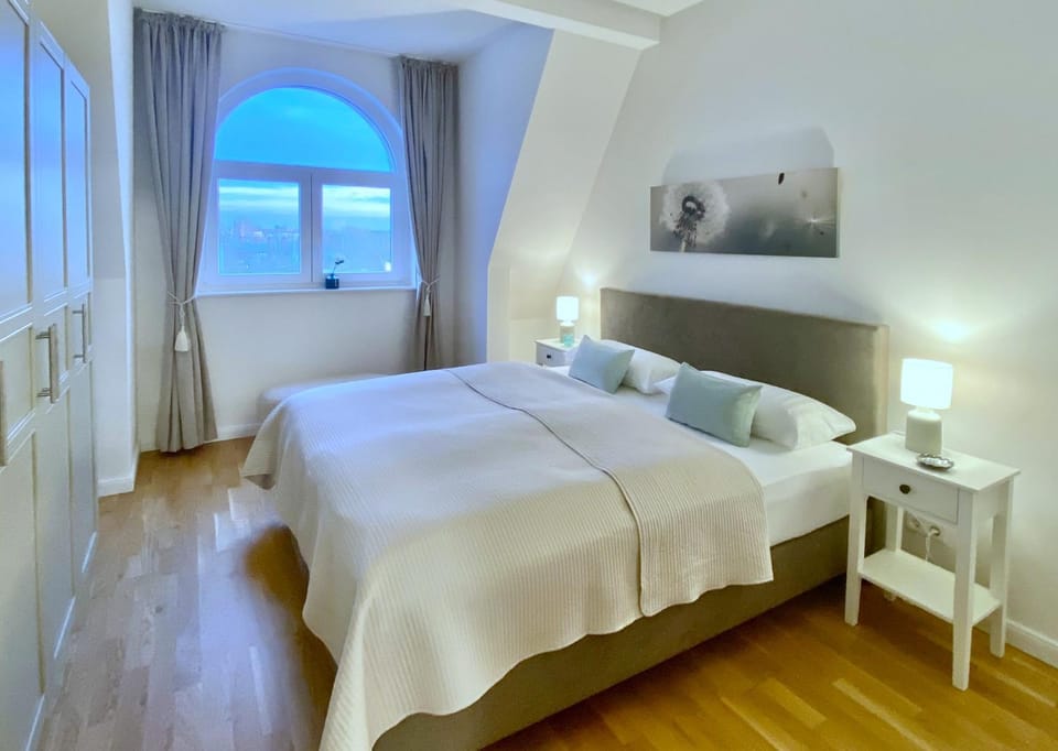 Bed, Bedroom, wardrobe