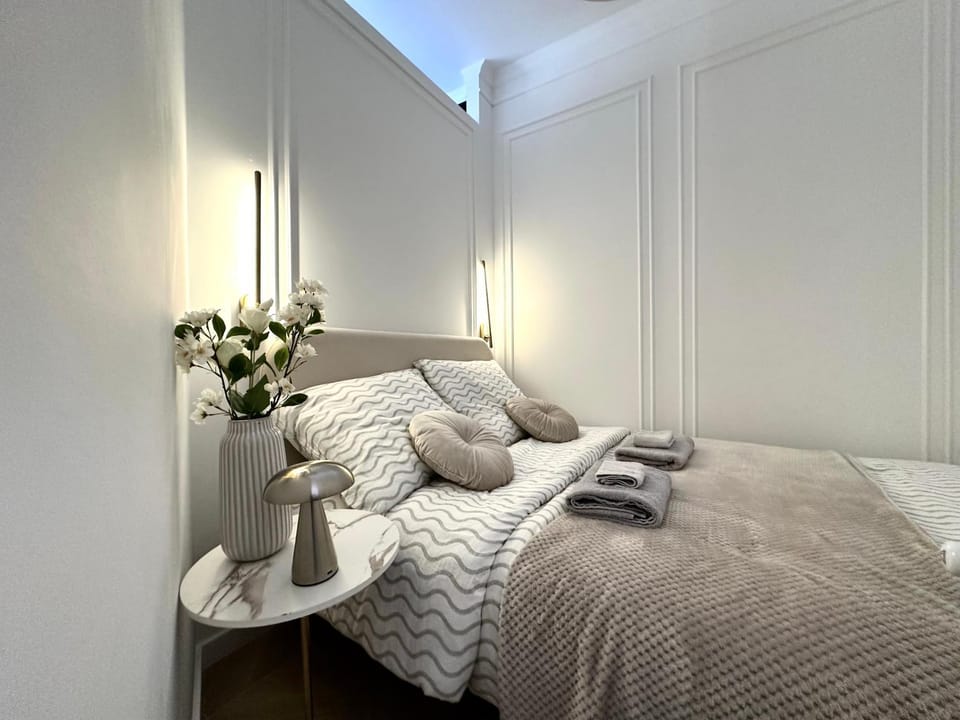 Świdnicka Apartment - 200m Main Square - Self Check-In 20h Apartment in Wroclaw
