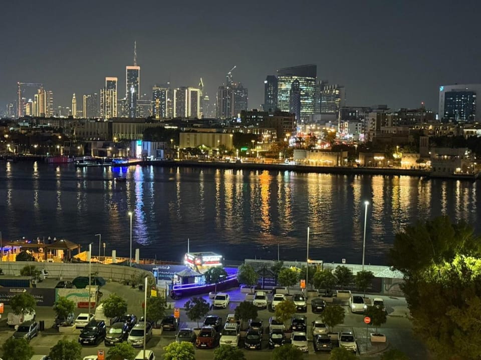 creek queen Apartment in Dubai