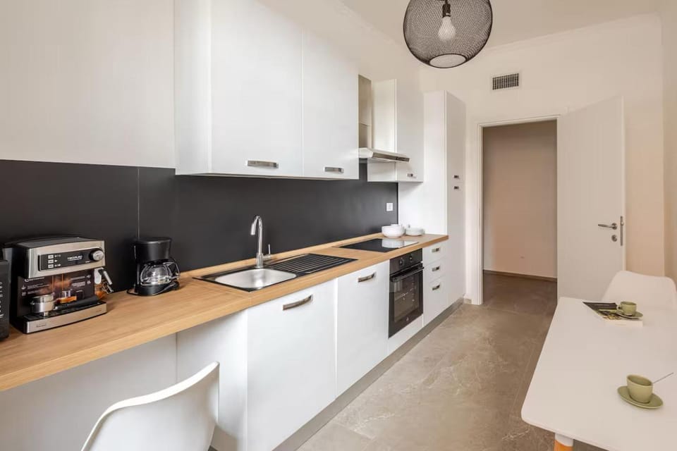 Kitchen or kitchenette, heating, heating, internet, internet, microwave, oven, pet friendly, stove, toaster, toaster, air conditioner, air conditioner