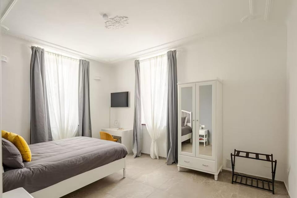 Bed, TV and multimedia, Photo of the whole room, Evening entertainment, Bedroom, wardrobe, air conditioner, air conditioner