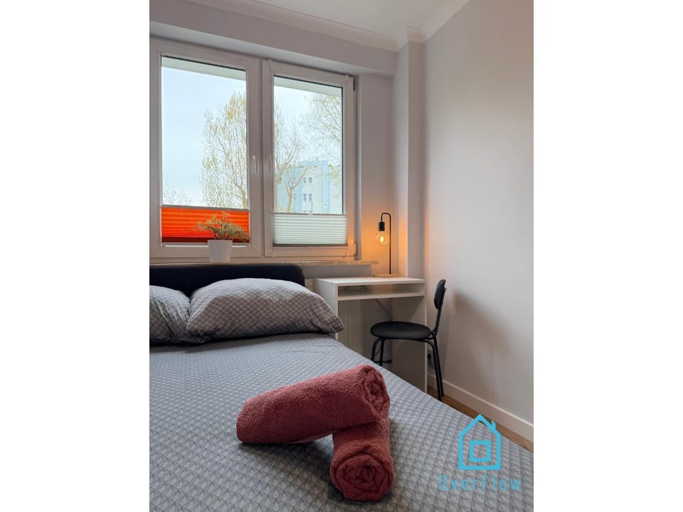 Pink Panther Room 10 Min to Old Town Gdańsk,PKP & Shopping Mall Vacation rental in Gdansk