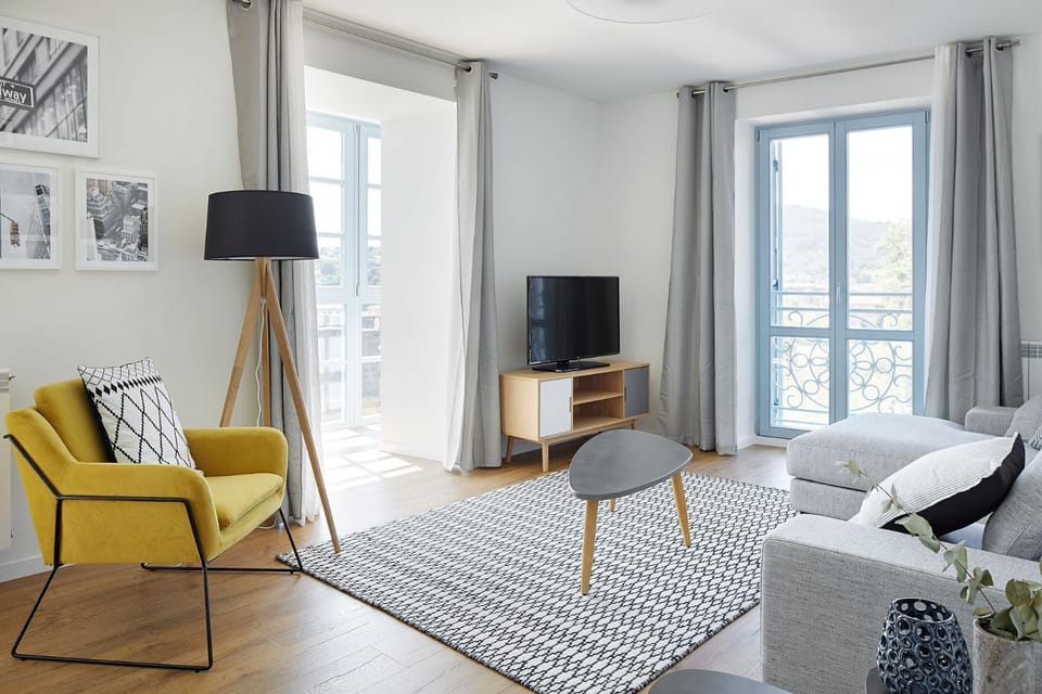 H SUITE3A by Smiling Rentals Apartment in Hendaye