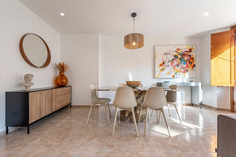 Living room, Dining area