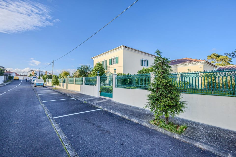 Property building, Neighbourhood, Street view