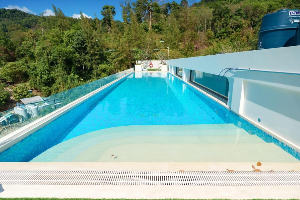 Super 1Bdr Fantasea, Kamala Beach Roof Pol Wi Fi Apartment in Kamala