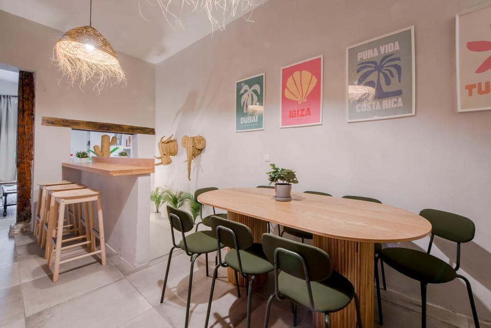 Living room, Dining area