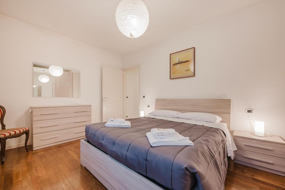 Bed, Photo of the whole room, Bedroom, towels, wardrobe