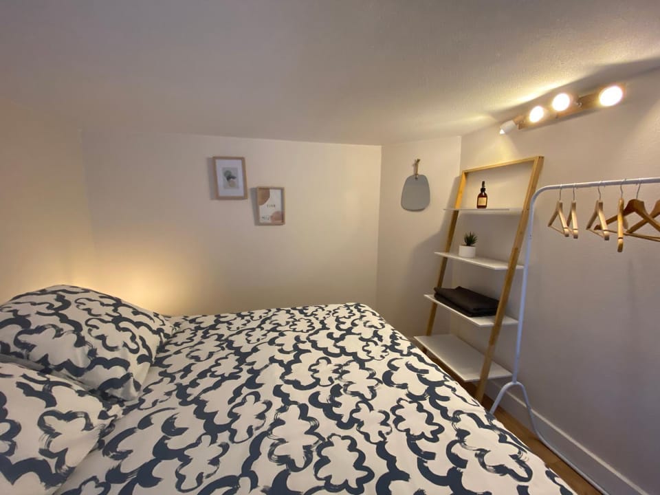 Bed, Bedroom